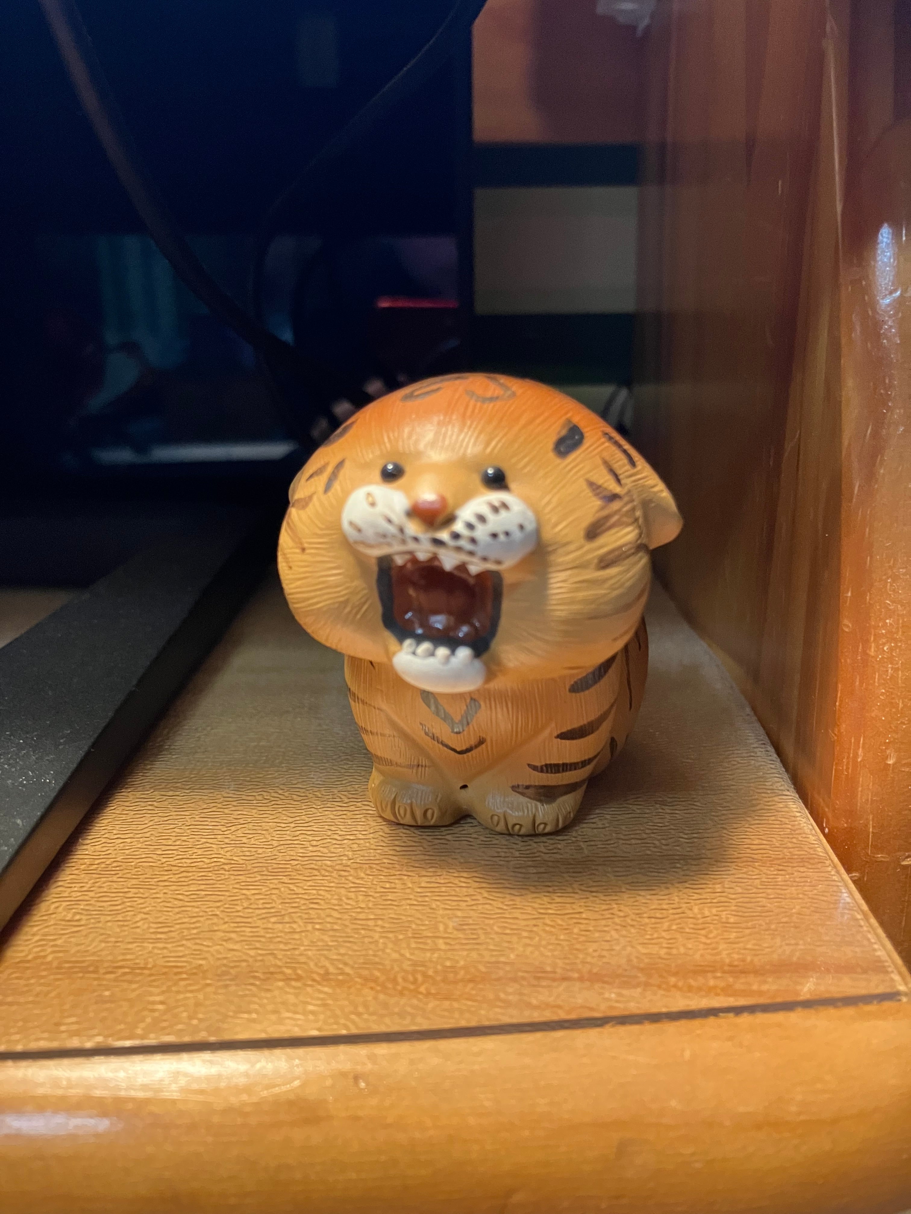 Tiger figurine (Purple Clay)