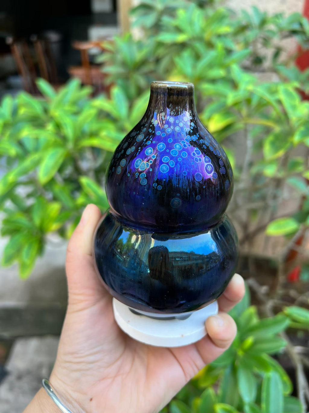 (M Zhou) Vases with white board
