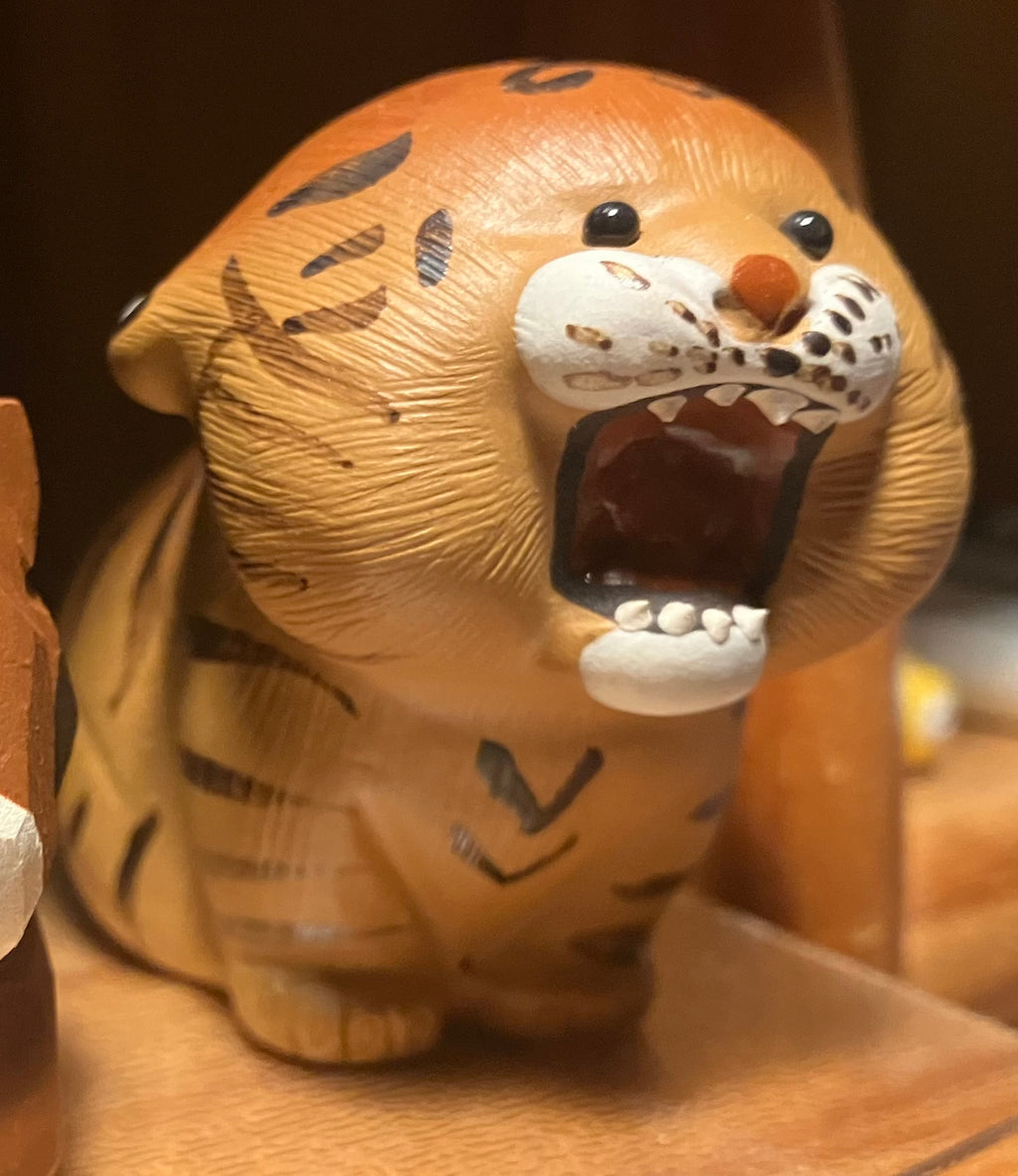 Tiger figurine (Purple Clay)